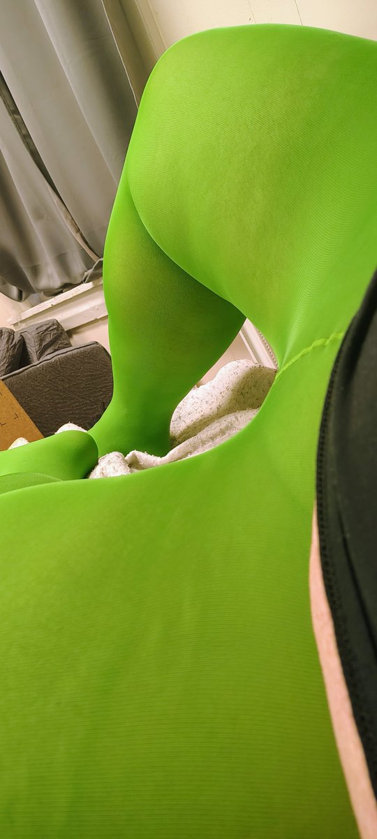ilove_tights's tweet photo. I love this color!! https://t.co/siPRHUCy0y