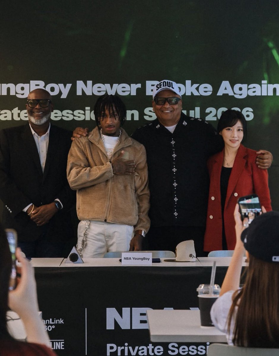 YoungboySource's tweet photo. NBA YoungBoy attending a private session in Seoul to launch his upcoming fan platform 🚨 https://t.co/hMD4wsjWgv