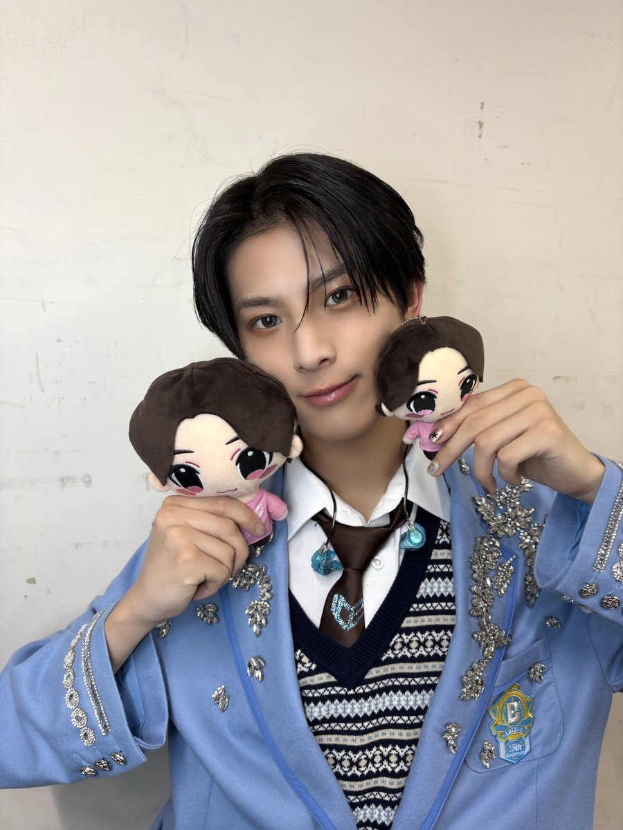 ICEx_official's tweet photo. 🦐 #エビライ2026 🦐

＼ #ICEx  #阿久根温世 ❤️／

大阪出身盛り上げ隊長！❤️‍🔥
2005.4.13 21歳

エビライ3日目ありがとうございました！！

もぉー何回やっても、最高に楽しいです！

みんなも沢山声出してくれてありがとうね！

ラッキーあげるよ！もありがとうね！
ちょーラッキー

りゅうと、ゆっくり治すんだよ！
いつでもすぐに帰ってこい！😚

またあした

▼Instagram📷
https://t.co/FUs3sIX4vU

▼ICEx公式HP🧊
https://t.co/Oryxm49Vhf

#EBiDAN #Yes_EBiDAN15th