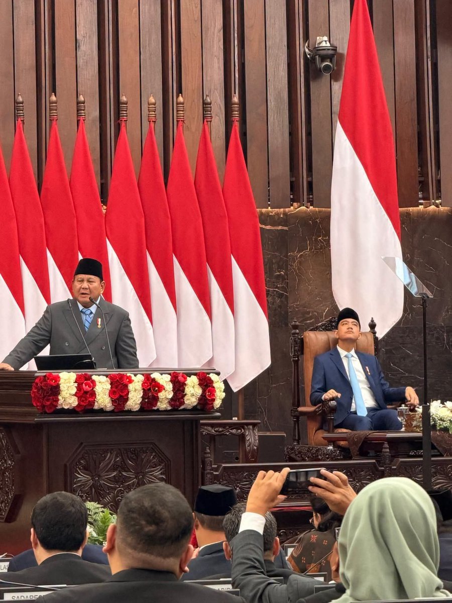 ommi_siregar's tweet photo. Bantu bikin captionnya... Pliis https://t.co/PXtaFV66h9