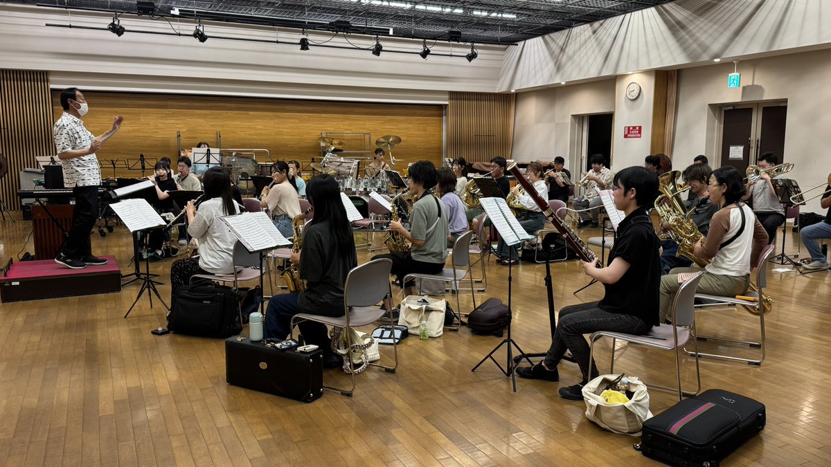 dolcewind_info's tweet photo. 今日は場所の都合上、いつもより少し時間が短い練習でした！

『革命』はテンポアップして合奏するようになり「サマコンが近付いているんだな〜」と感じてきました🍧

前日リハも含め、残り4回の練習も頑張ります💪

 #浜松市  #吹奏楽  #団員募集中  #ドルチェウインドオーケストラ https://t.co/acVdfjtmyY