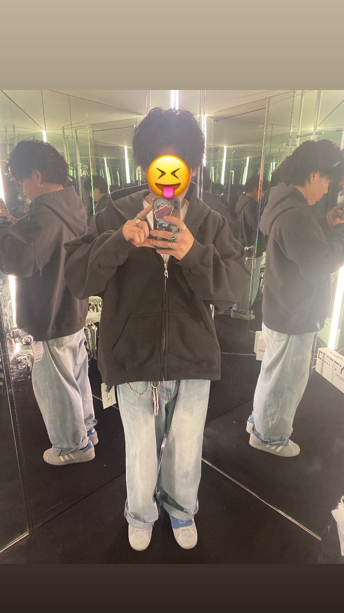 MASTO09596681's tweet photo. 165cm 58kg
1枚目Mサイズ2枚目Sサイズ
分かりにくいですが参考程度にどうぞ！

Mだと大きく腕も余りすぎるし丈などはSの方がちょうどイイ短丈でよかったです。
#pointlessjourney https://t.co/tTurokQUQd