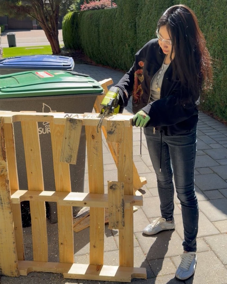 snapfreshtools's tweet photo. Trash day always finds a way to create another little project. ๐คฃ
Too long for the bin? Cut it down.
Too bulky to move? Break it down.
From unexpected cleanup to everyday fixes, the right tool makes life a whole lot easier. ๐ช
#snapfresh #diywithease #diy #homeimprovement https://t.co/jziBWKtfZF
