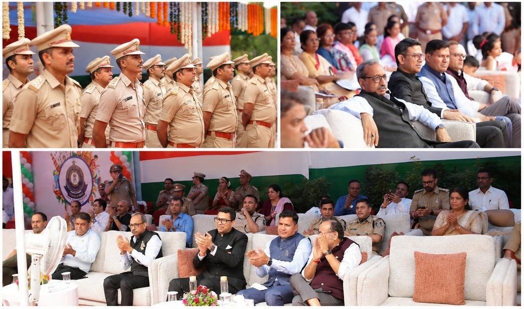 SouthCgst's tweet photo. CGST, Ahd south under leadership of Sh Sanjay Bansal, PC celebrated Independence Day with patriotism &amp; re-dedication to service. Shri S.K.Mall,CC, hoisted National Flag &amp; addressed the officers. Officers and families enthusiastically participated in cultural programmes organised. https://t.co/XJvsrPvAXu