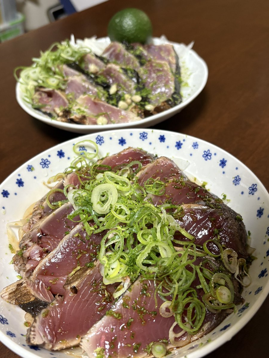 sothing's tweet photo. タレもいいけど、
仏手柑絞った塩たたきもうまいすな。
このひじきの天ぷらも高くなったけど
めちゃウマし🐟 https://t.co/tWnyo58j84