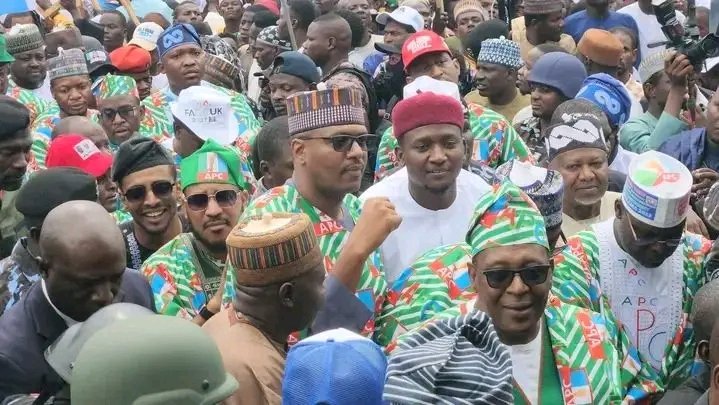 aaziz_musa's tweet photo. Live from Azare

A warm and welcoming atmosphere here in Azare as Prof.@muhammadpate , M.A. Abubakar, and other APC leaders and candidates arrive to receive and welcome those returning to the APC family.

This is a moment of unity, reconciliation, and renewed commitment to.... https://t.co/mT9Atrr1h2