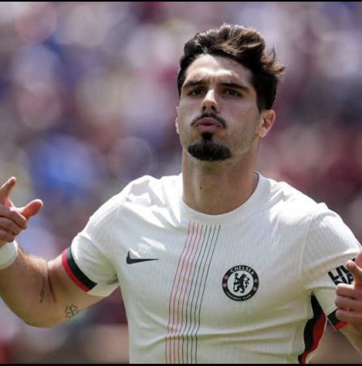 ssultaniss911's tweet photo. الجمهور الي كان يرفض نونيز الي الهلال مبتلش فيه الان ويطالب بعدم التعاقد معه هو نفسه الجمهور الي يرفض نيتو .. 

ماهي معادلات رياضية تحتاج مختصين وخُبراء ، نيتو اخو نونيز ، الفاشل اخو الفاشل ويبدو ان الي يختار بالادارة السابقة هو نفسه لازال للان

@Alwaleed_Talal https://t.co/OCAjdjsXWd