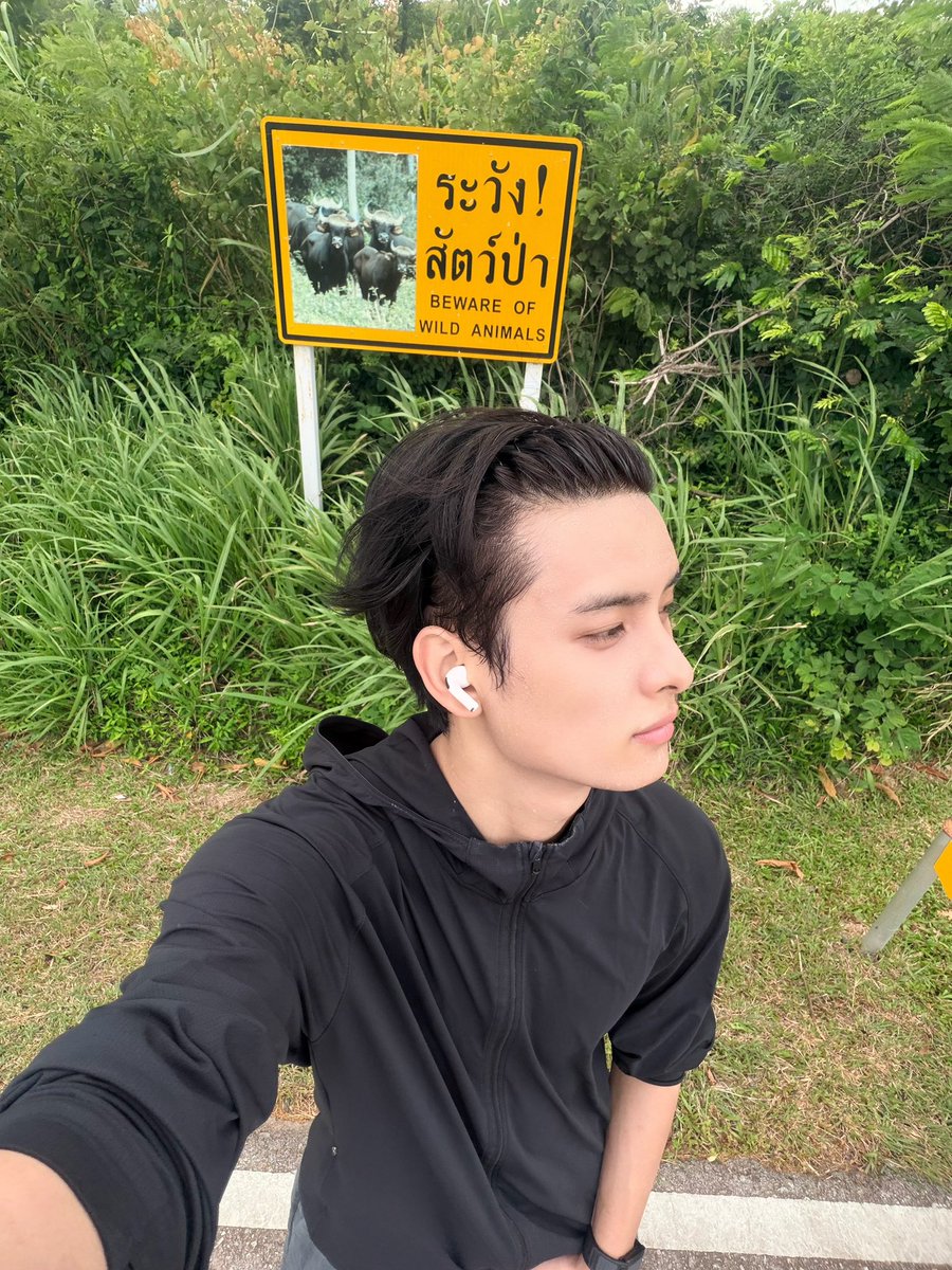 khunppol's tweet photo. มาลงในนี้ต่อ
#KHUNPOL https://t.co/11lB4UgslI