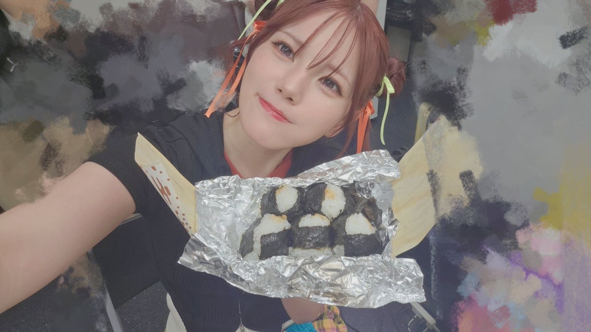 MachicoOfficial's tweet photo. #駒形友梨6thlive愛知 親族のみなさん、爆モテ予備軍のみなさん!
熱いライブありがとうございました✨
とーーってもたのしかった!
ものすごい熱気でこっちもテンション爆上がり🥳 
コラボも新鮮だった!
ゆりちゃん大阪ラストもがんばってね🚩
天むすおいしけり🦐
BY:Machico(・山・)#駒形友梨6thlive https://t.co/jj9EBoff0R