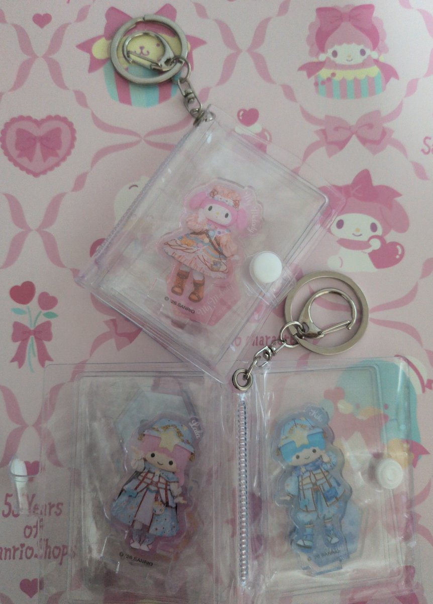kayo3rio's tweet photo. 別の目的で購入した100均の
アルバムキーホルダー。
クエワンアクキー入れにしてみた！
#セリア
#松野工業株式会社 https://t.co/SgkA8bcMOA