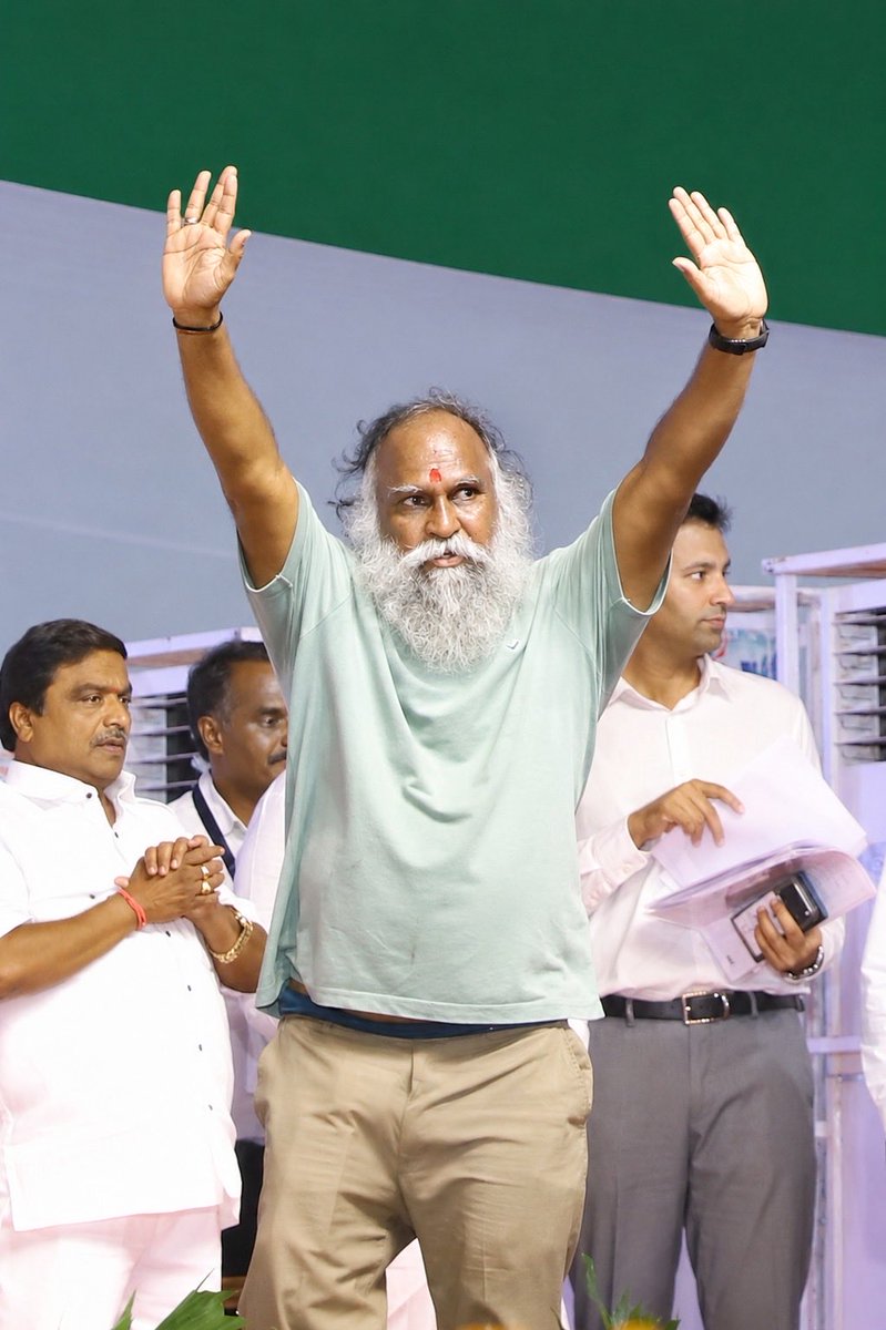ImJaggaReddy's tweet photo. సీఎం రేవంత్ రెడ్డితో జగ్గన్న మాటామంతీ..

#Jaggareddy #Sangareddy #CMRevanthReddy #Congress #CMrevanthReddySpeech https://t.co/97MIp7agH1