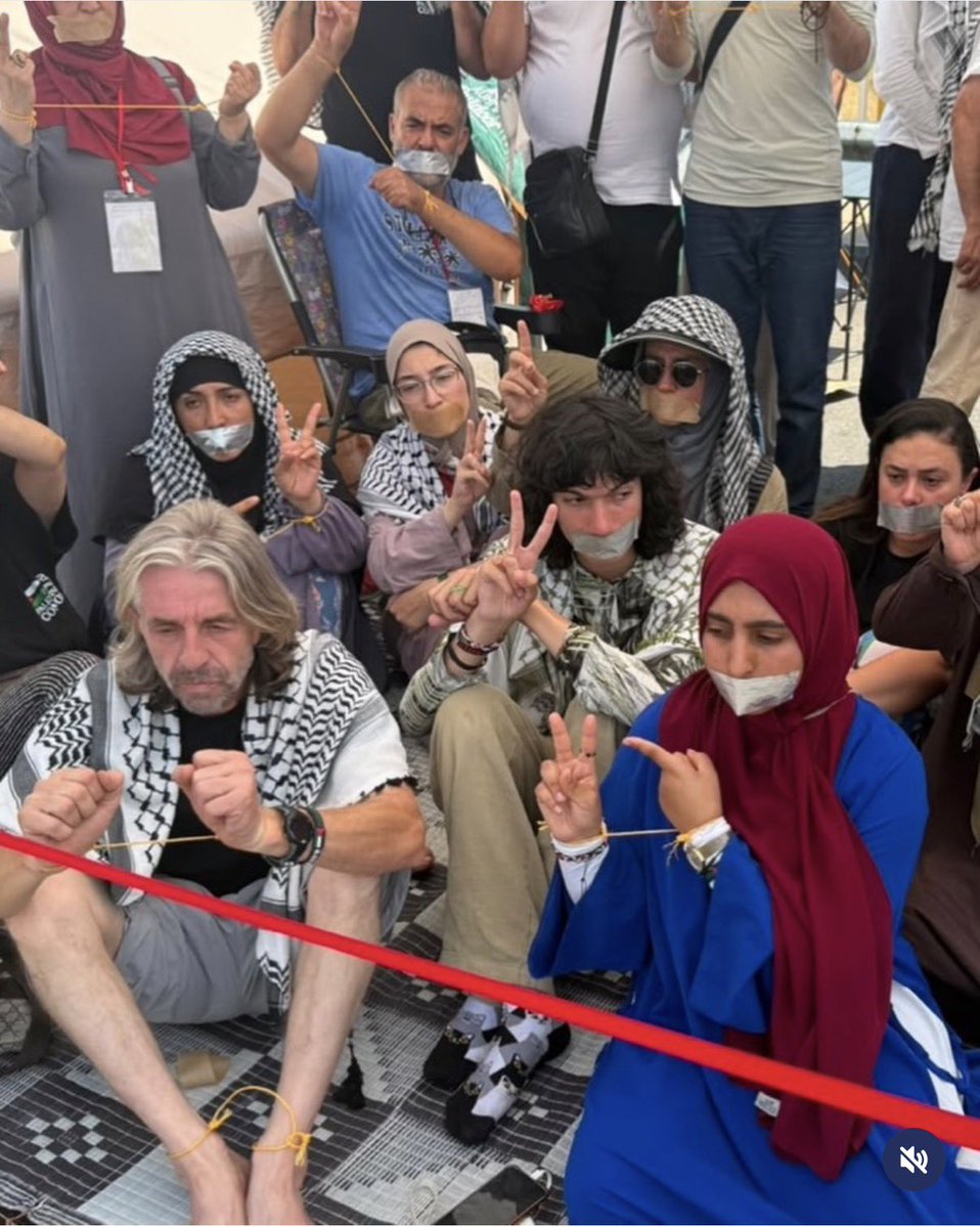 DavutDaskiran's tweet photo. Bazı kardeşlerimiz açlık grevine başladı. Bu hukuksuz engellemeyi başka nasıl duyurabileceğiz bilemiyorum.
Ses olun, yetkilileri etiketleyin, paylaşın… https://t.co/jiDDPPbOhx