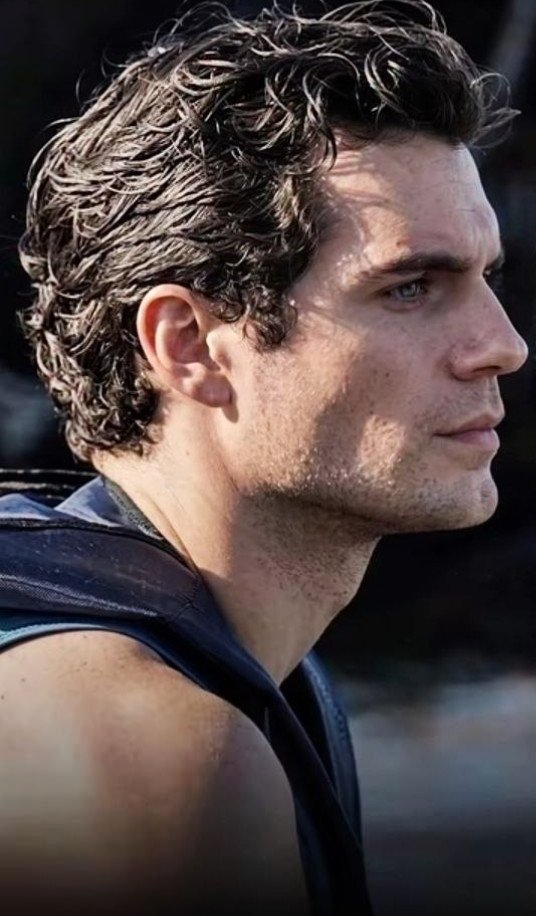 gracecoreyz's tweet photo. Henry Cavill downfall needs to be studied https://t.co/qrof0uuhId
