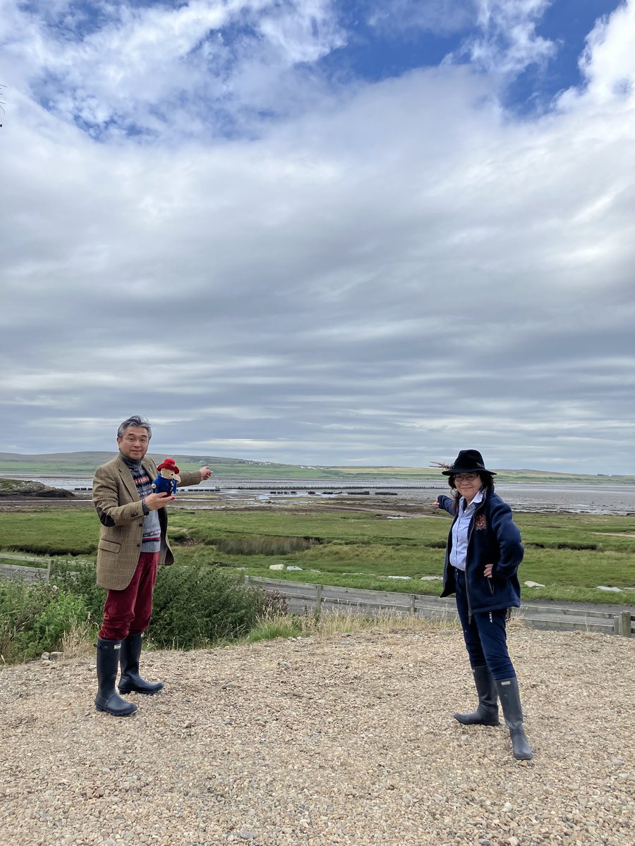 AmbJapanUK's tweet photo. Saw oyster racks in the distance 👀
Much enjoyed Islay oysters with several drops of Bowmore sprayed on top!!😋  Perfect match, so delicious!!🦪🥃 https://t.co/qSZ9JWSCKR