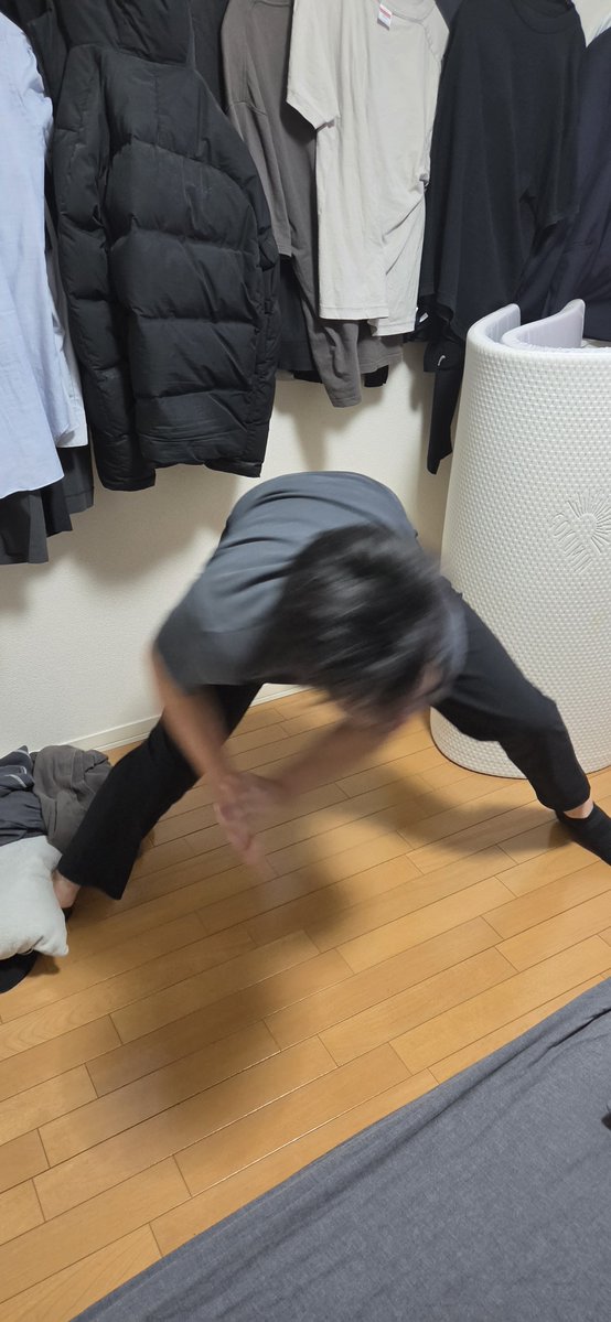 hamanako_'s tweet photo. いきなりオタクダンス始めてビビる https://t.co/Tq63E5y1b2
