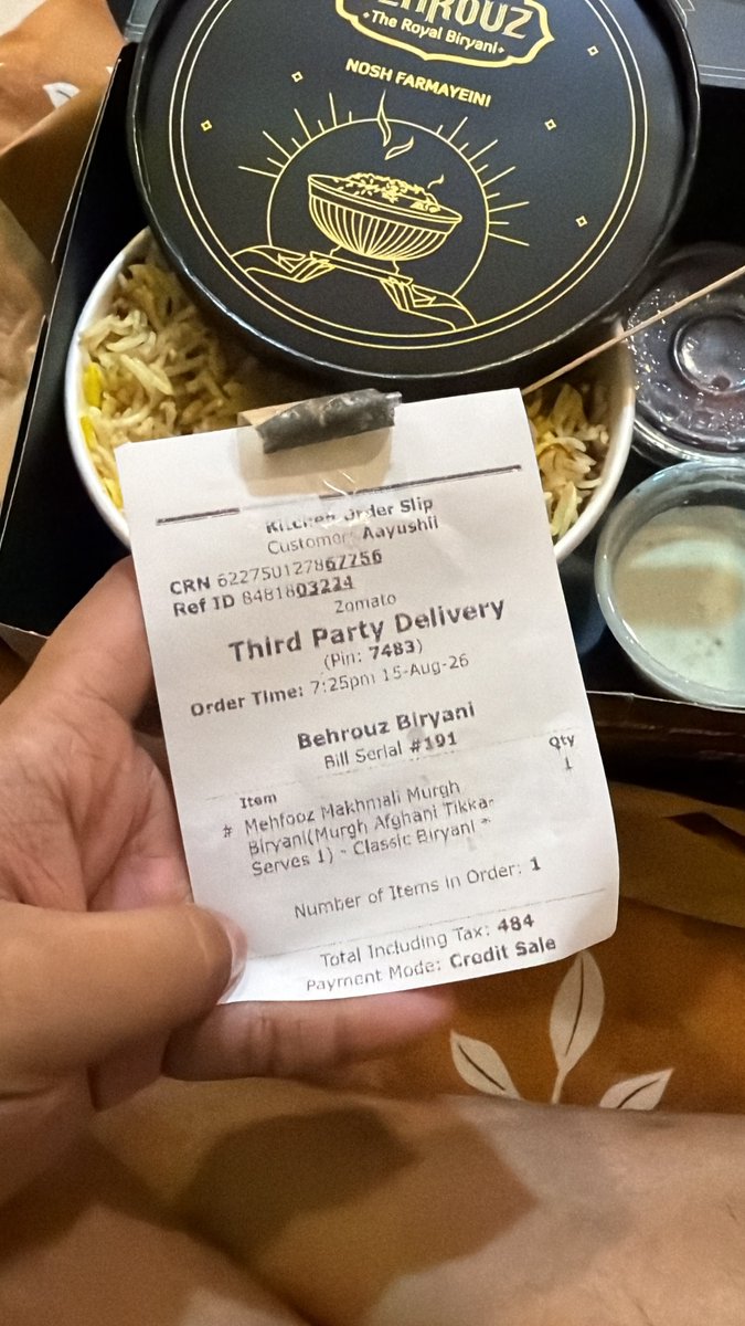 dashtanmay9's tweet photo. @BehrouzBiryani

We've ordered biryani from Behrouz many times. Recently, my daughter found a plastic item in the biryani. Behrouz should ensure better quality control. https://t.co/8SWrlmx8Yb