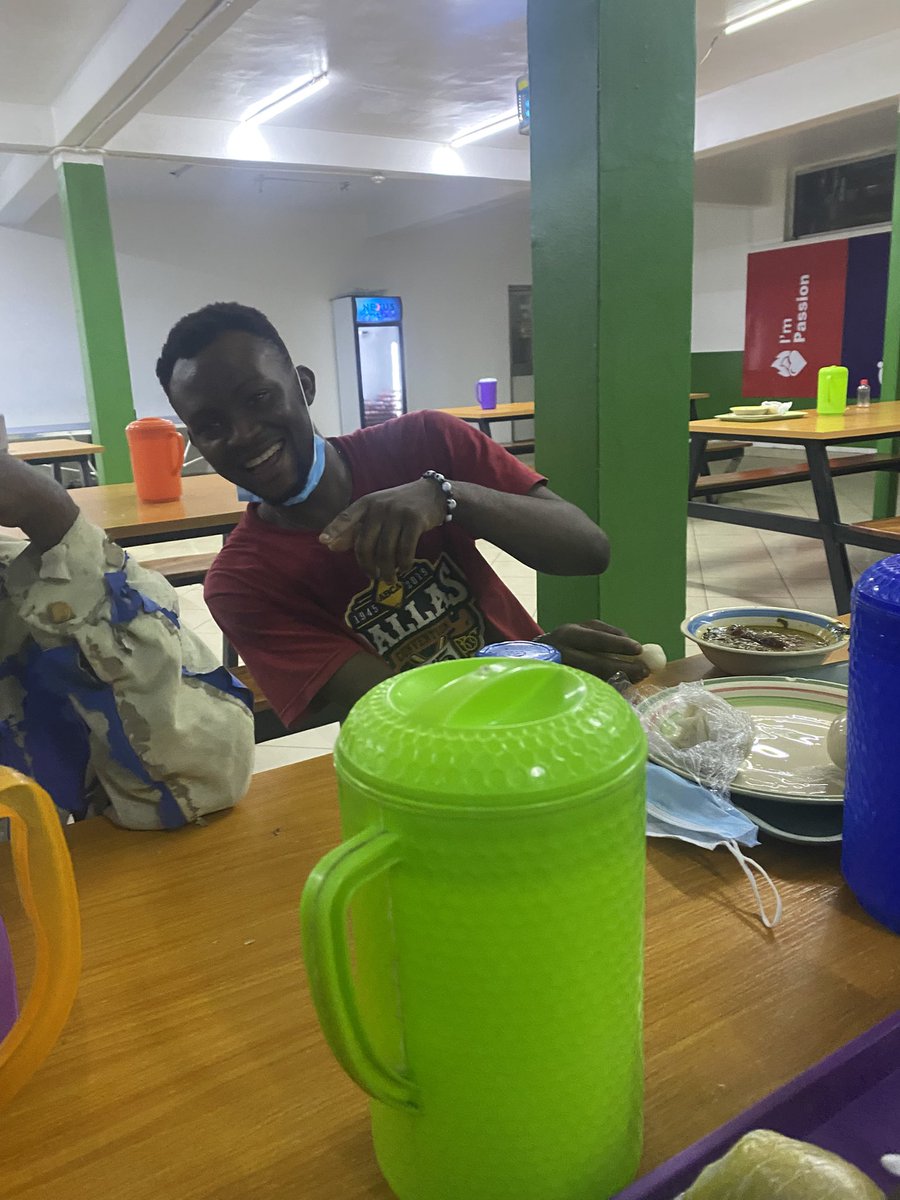 Heisslaysoft's tweet photo. Chilling with a friends https://t.co/Kiu7S4WQiI