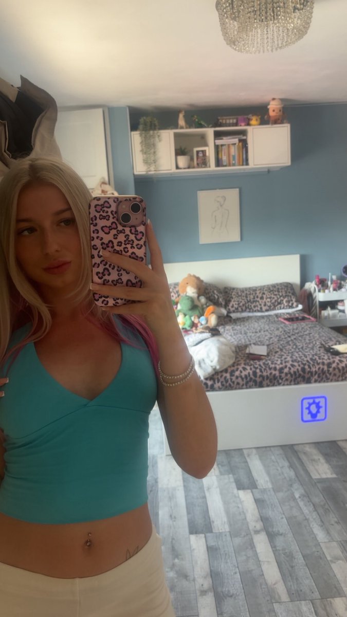 rxsiemae's tweet photo. @khloeknowless White looks so good on you https://t.co/wjc2ymo6yq