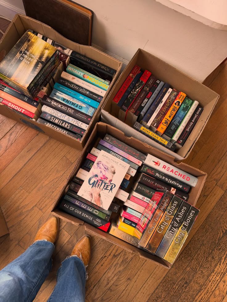 Aurielle007s's tweet photo. Just buy me books 📚 https://t.co/p0pm5LKyIx