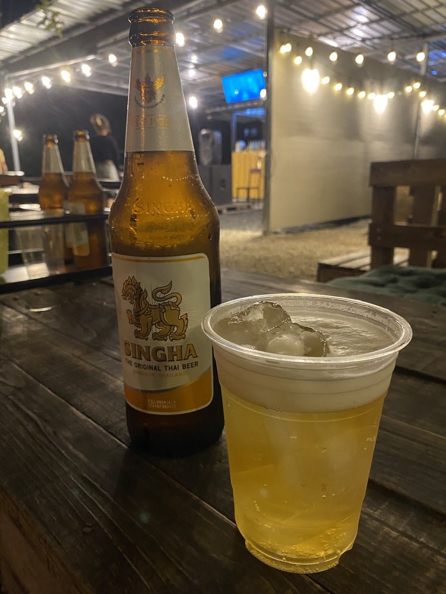 chaillxcv's tweet photo. @annza_za30794 ชนนนแก้วครับผม🍺 https://t.co/7zGOPbD1Sb