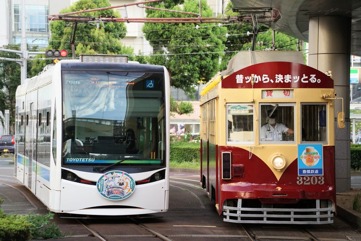 siguria_eki's tweet photo. ちょいと豊橋行ってた
(ほなみんとビール電車の離合シーン) https://t.co/rUxqXt8HiJ