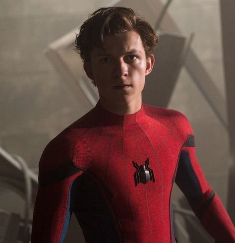 barbie_context's tweet photo. “Seguiré haciendo de Spider-Man mientras me quieran”: Tom Holland confirma que seguirá dándole vida al superhéroe, frenando las especulaciones sobre su reemplazo. https://t.co/fqnMH1FayN