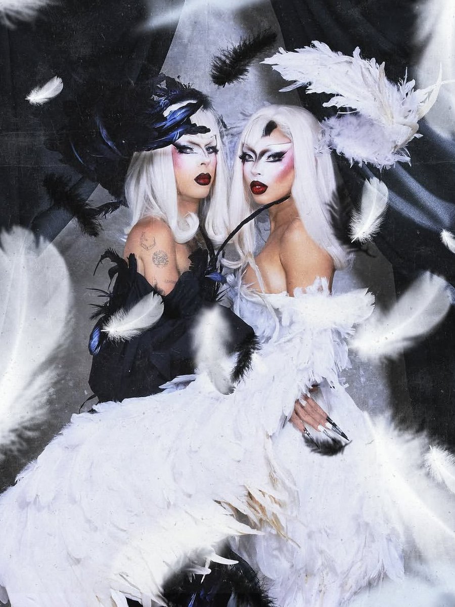 Pandoraeuphoria's tweet photo. Le Makeover de Malawitte???
Sur All is full of love de Björk??

Peut-être que je suis mort•e et au paradis JSP???? Omg omg omg. Gagged. https://t.co/XCqEqrvoUN