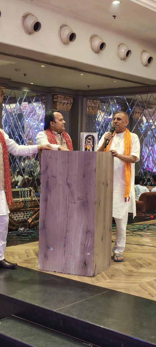 AmritJainConect's tweet photo. आज हरियाली तीज के पावन अवसर पर श्री गिरिराज सेवा मंडल द्वारा आयोजित सुंदर सांस्कृतिक कार्यक्रम में शामिल होने का अवसर मिला।
सभी को हरियाली तीज एवं स्वतंत्रता दिवस की हार्दिक शुभकामनाएं। 🇮🇳🙏 https://t.co/DQXe8uIkDs