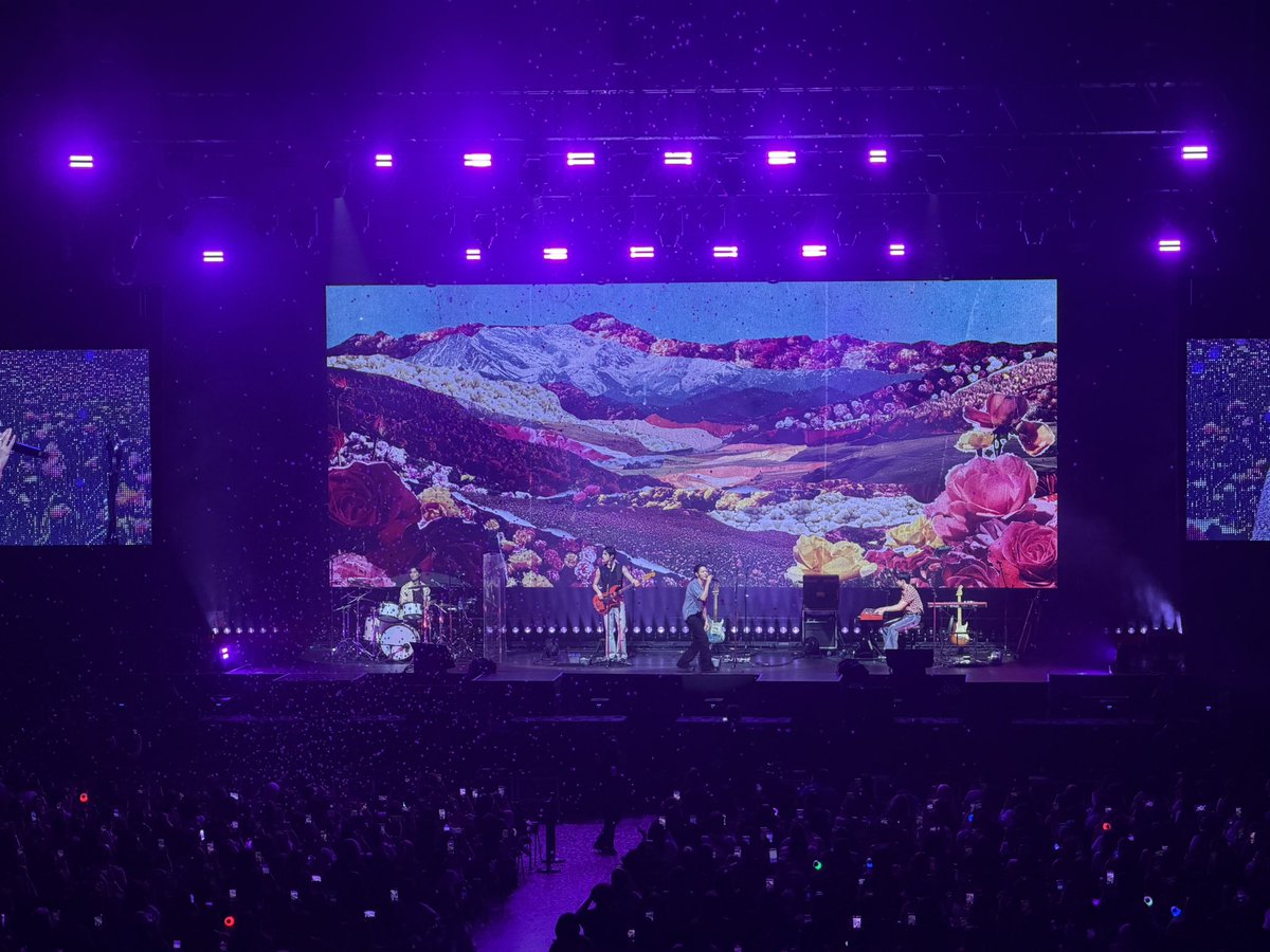 myxglobal's tweet photo. WELCOME TO PARADISE! 🌹

The Rose has officially wrapped up Rosetopia in Manila. This tour comes before the group begins a hiatus, making the night even more special for Black Roses who sang along to every song.

We’ll miss you, The Rose. See you again soon. ❤️
#MYX #TheRose #RosetopiaInManila #LSquaredPh