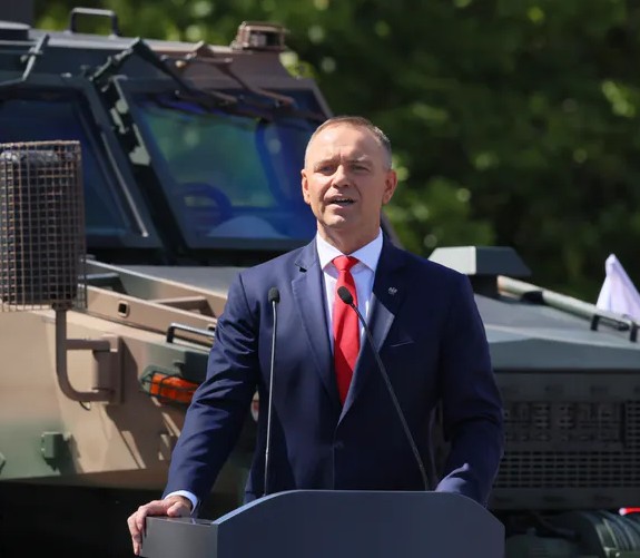 AdamPawelPalka's tweet photo. karolek @NawrockiKn :
"...dzięki wychowaniu patriotycznemu mieliśmy "wielkich obrońców Monte Cassino"."
Hmmm... Monte Cassino bronili hitlerowcy🤔
Jednak się naćpał😆😂🤣🤣🤣 https://t.co/sTbyMya2W6