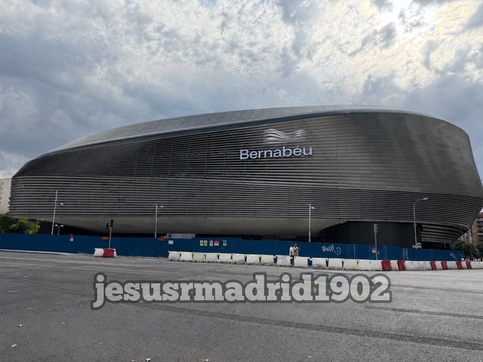 orelmorales44's tweet photo. No hay nada que asocie al nuevo estadio con el Real Madrid.

¿Por qué? Pues seguramente no se construyó para que se le asociara con el Real Madrid. https://t.co/e3tz6GsfXw