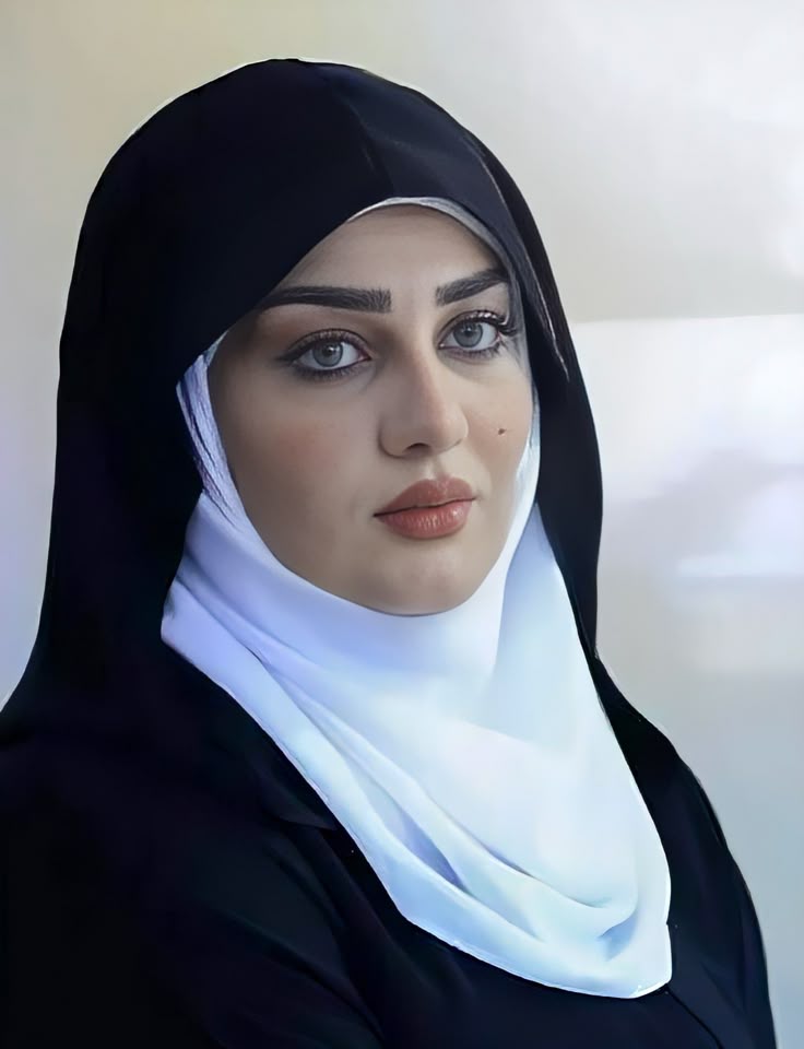 SoloLh's tweet photo. لماذا أشعر أني أركض خلف شيء لن يكون لي... 🌙 https://t.co/OP0L0eyaaa