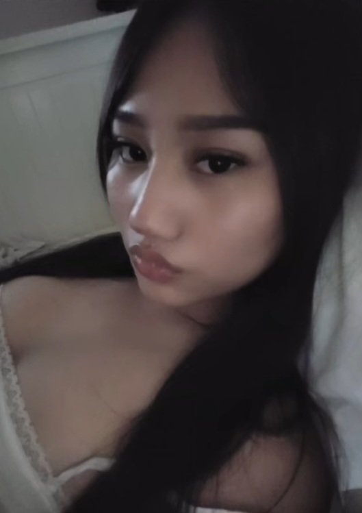 Lia7220's tweet photo. Good morning :p / Goon morning?? 🤪
#chud https://t.co/d0TBh4Qzut