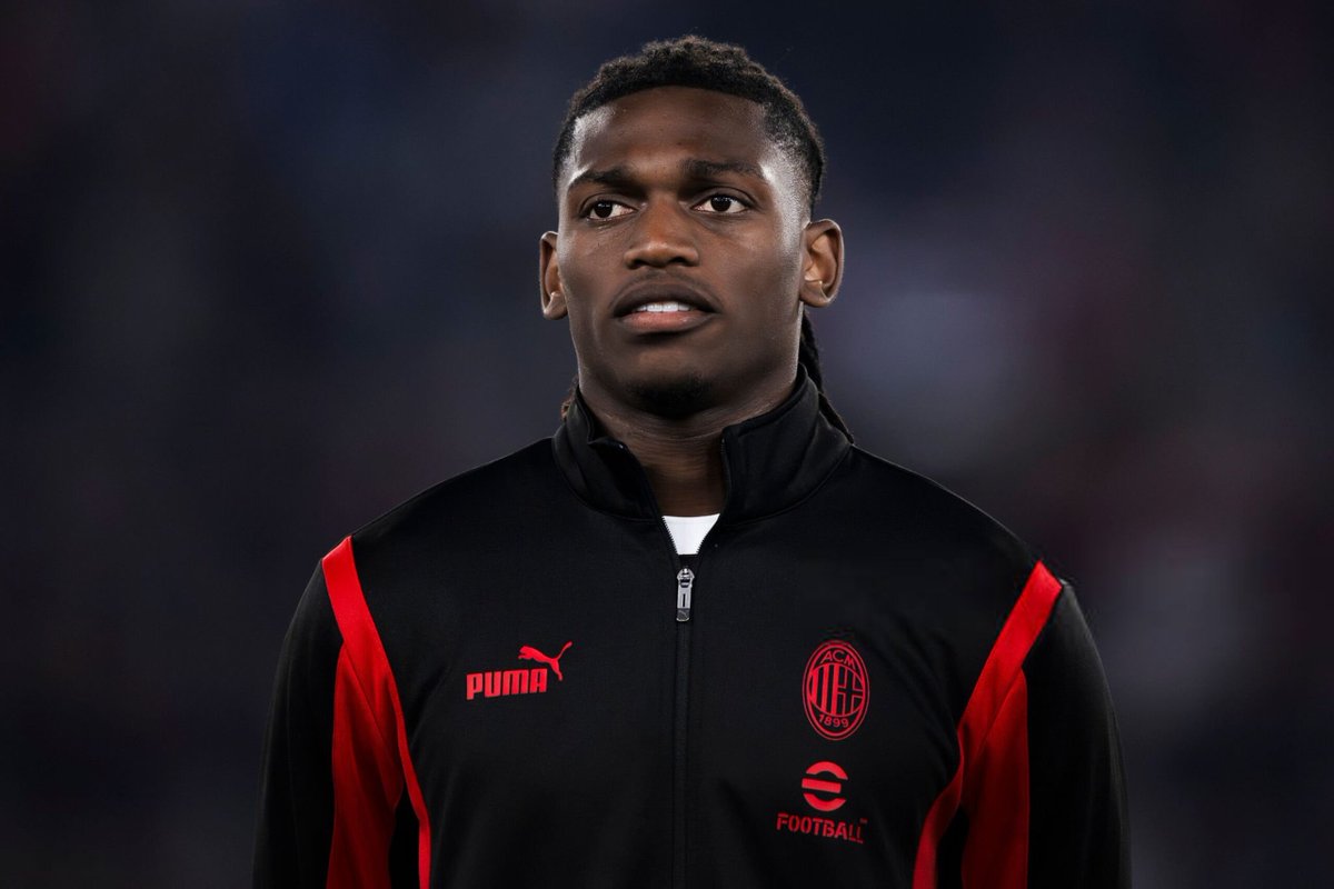 forzacimbom's tweet photo. Burhan Can Terzi: "Leao, bundan 1 ay önce Galatasaray'a gelmek istiyordu. Hatta bir milli oyuncuyla konuştuğunu da söylemiştim. Okey de verdi. Fakat sürecin uzamasından dolayı rahatsız Leao." https://t.co/0kyoKZRHQB