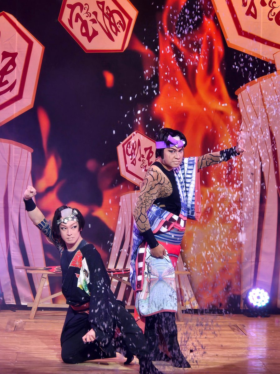 madagasu17's tweet photo. 8/15 宝海劇団公演　恋川純弥座長ゲストでした‼️
宝海座長恋川純弥座長の舞台最高でした⭐
8/16はいよいよ宝海のちびっこ大会ですよ‼️是非御来場お待ちしてます。

#新開地劇場
#宝海劇団
#宝海大空座長
#恋川純弥座長
#ちびっこ大会
#ゲスト
#神戸 https://t.co/S7J7zBtTGR