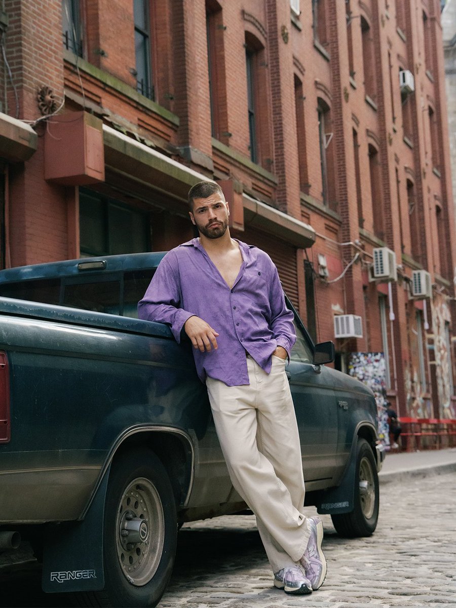 PrimeVideoBR's tweet photo. Ansioso pra ver o Hugo Garcia como Sebastian Moore conquistando NY. #AtraídosPeloDestino chega dia 9 de setembro 🖤 https://t.co/St0kazP6iC