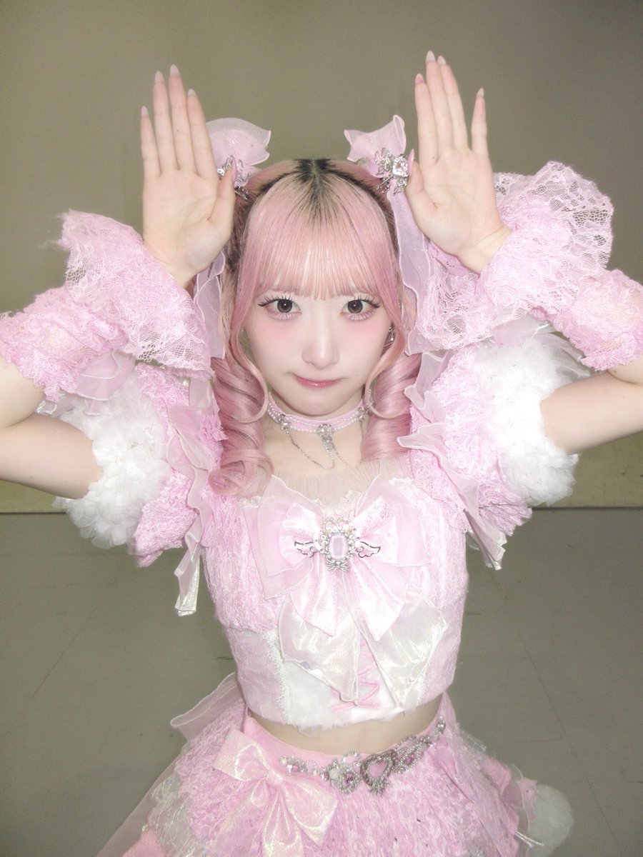 saitou_kiara's tweet photo. NHK夏の音楽祭 
#うたであえたら 2026 🎼
ありがとうございました♡

 『#絶対アイドル辞めないで』

郷ひろみさん×＝LOVE
『男の子女の子』

FRUITS ZIPPER の松本かれんさん､真中まなさんと 瞳ちゃん衣織ちゃんと、
『ムーンライト伝説』を披露させて頂きました！

とっても楽しくて、夢のような時間でした…💭✨️