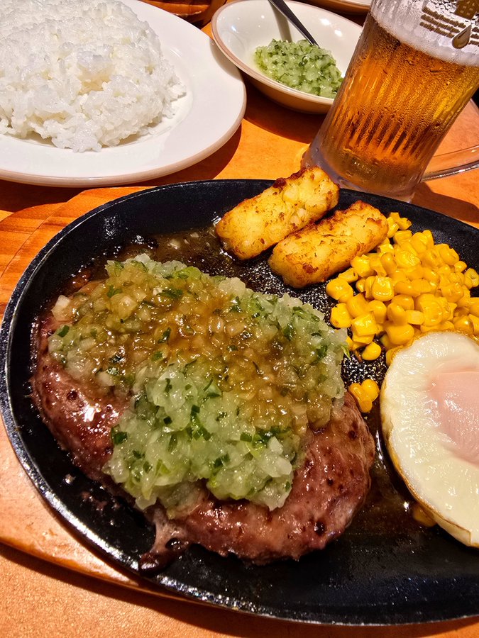aru_kazu's tweet photo. いつもお世話になってます
庶民の味方😀
乾杯🥂 https://t.co/N6wrkbW4Ak