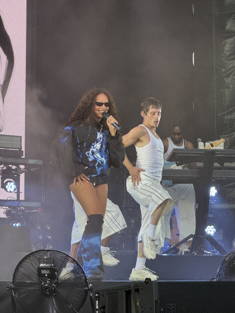 hulk018's tweet photo. For Jade's fans
@jadethirlwall https://t.co/HfXHLBcoqn