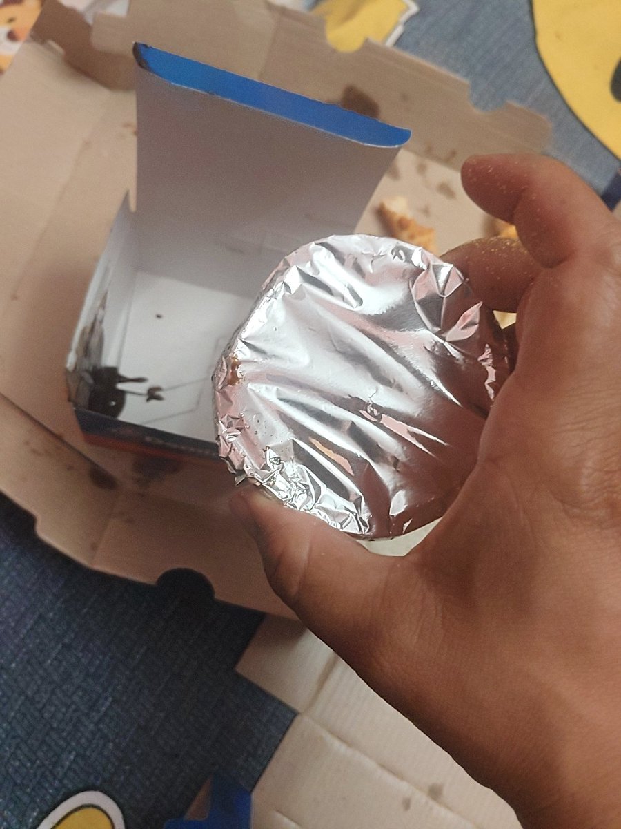 aaryangu's tweet photo. I have ordered this but this was totally cold and not even in good condition. I ordered 3 cocho lava cake and one free cake not delivered.
Order no. DPI64652
@dominos https://t.co/t20j0pbndq