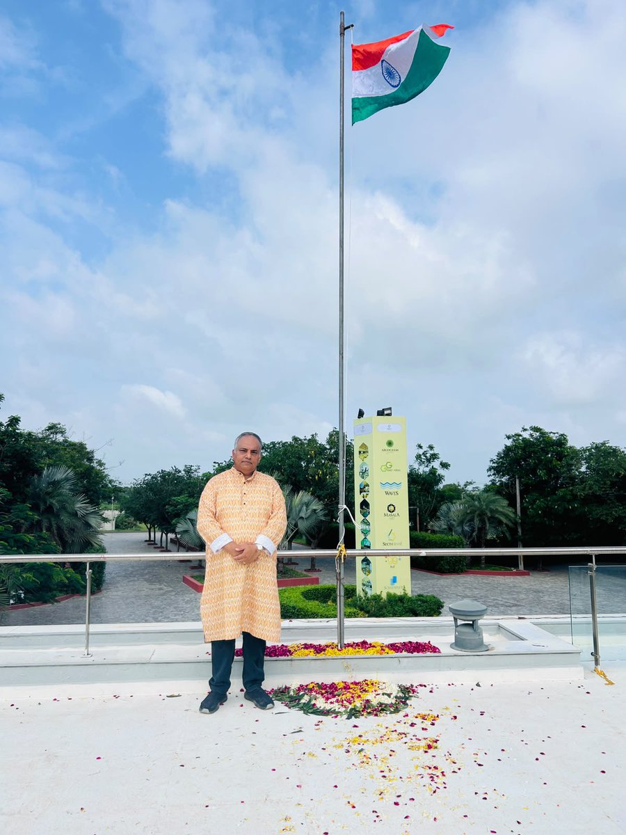 sudipkmaity's tweet photo. Hoisting the #Tiranga with Guests and addressing Team Emerald Club - Rajkot on the occasion of #80thIndependence Day Celebrations https://t.co/0iqkC6Fv8h