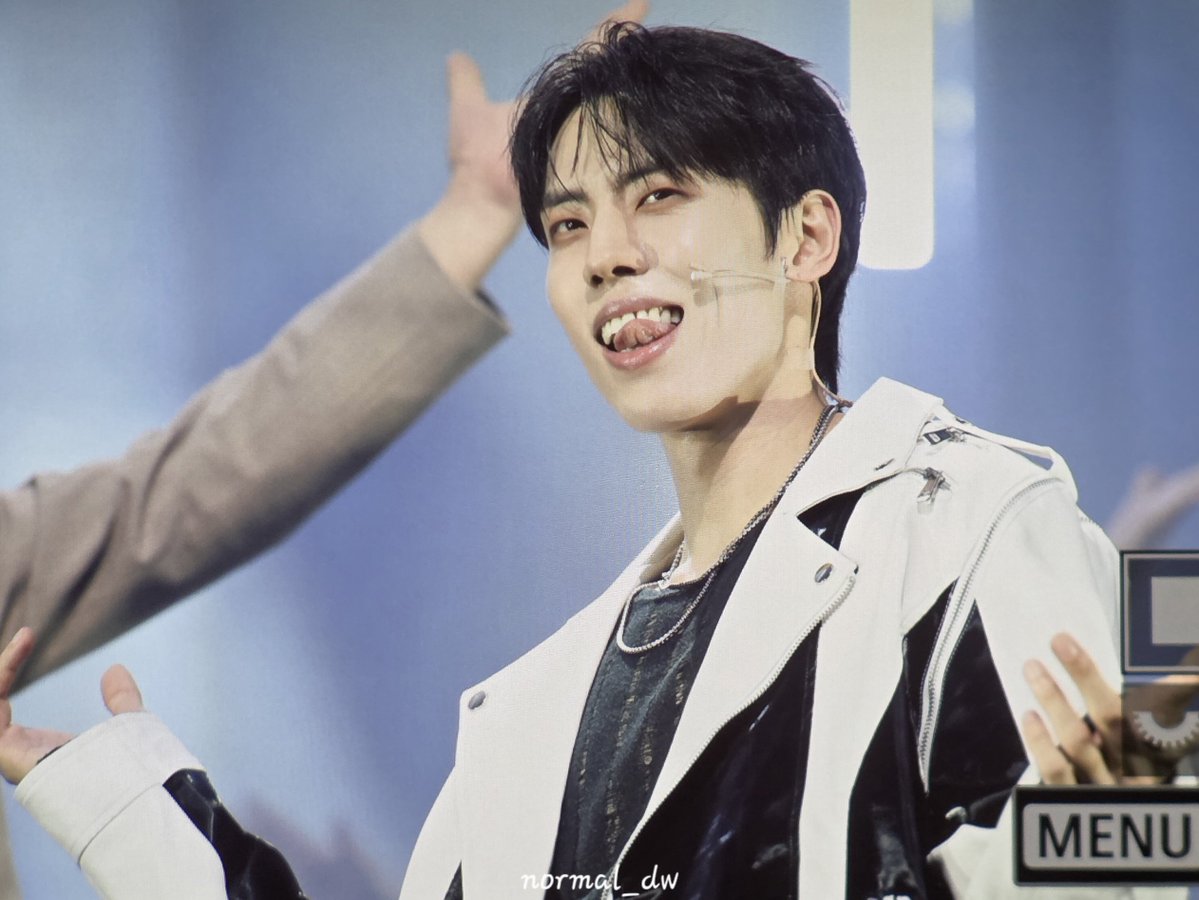 normal_dw's tweet photo. 260815 드림하이 리부트

오늘도 날아다니는 장삼동

#동우 #dongwoo 
#장동우 #JangDongWoo 
#드림하이 #드하3 https://t.co/gpcA0cwRhJ