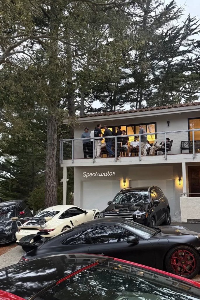 yo1232232's tweet photo. Sam frank at a car event with her new boyfriend and a ratio of 15 dude and 1 girl, some things really do never change, not even god can help her changer her ways, n3on really dodged a bullet 😂 @samxfrank @N3onOnYT https://t.co/9J5pntDPgy