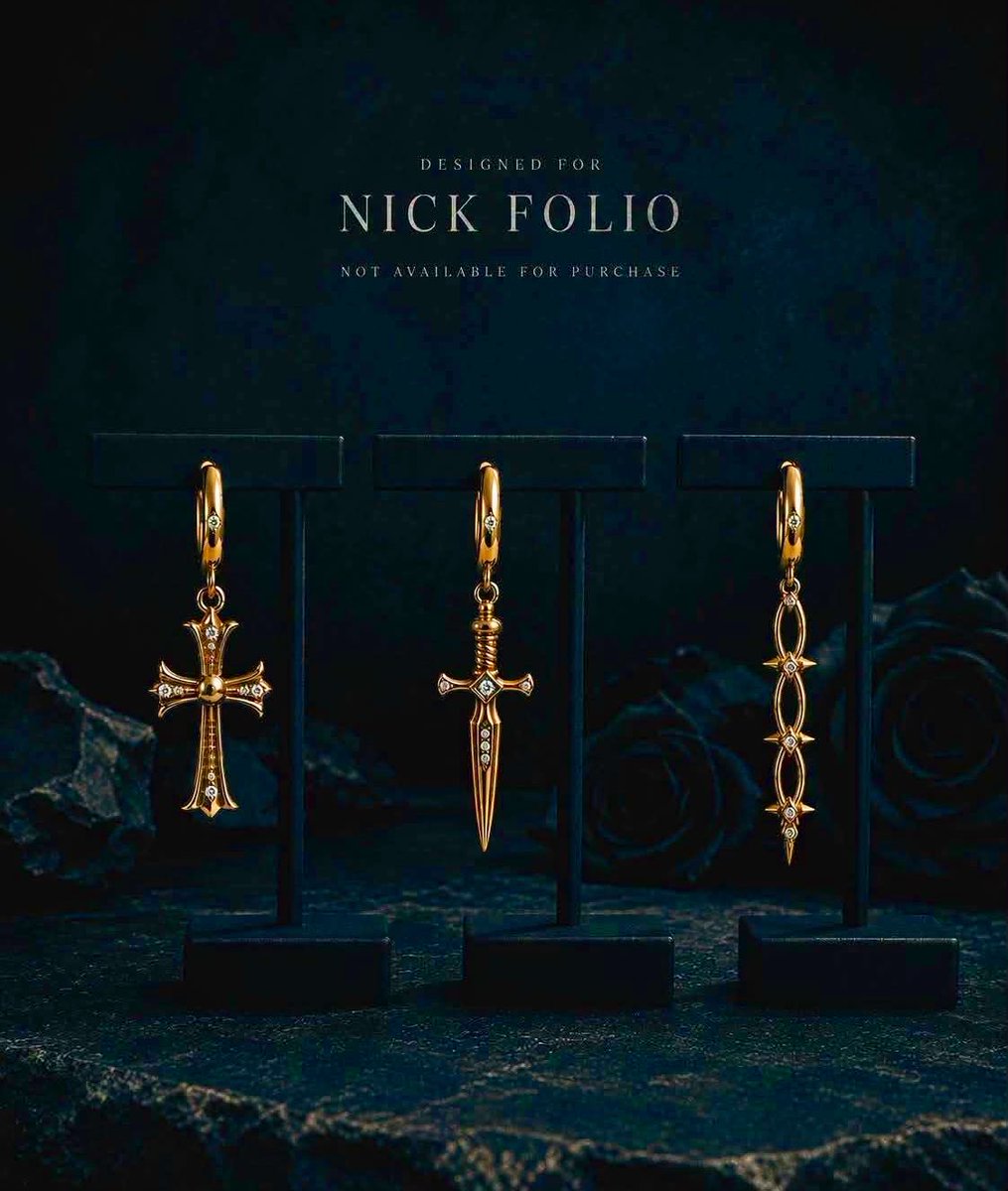 MagaliHope's tweet photo. More Bad Omens jewelry 🤩 Can’t wait to see Folio wearing them at Rock in Rio 📷 James Aurora https://t.co/TvXRSbNIZf