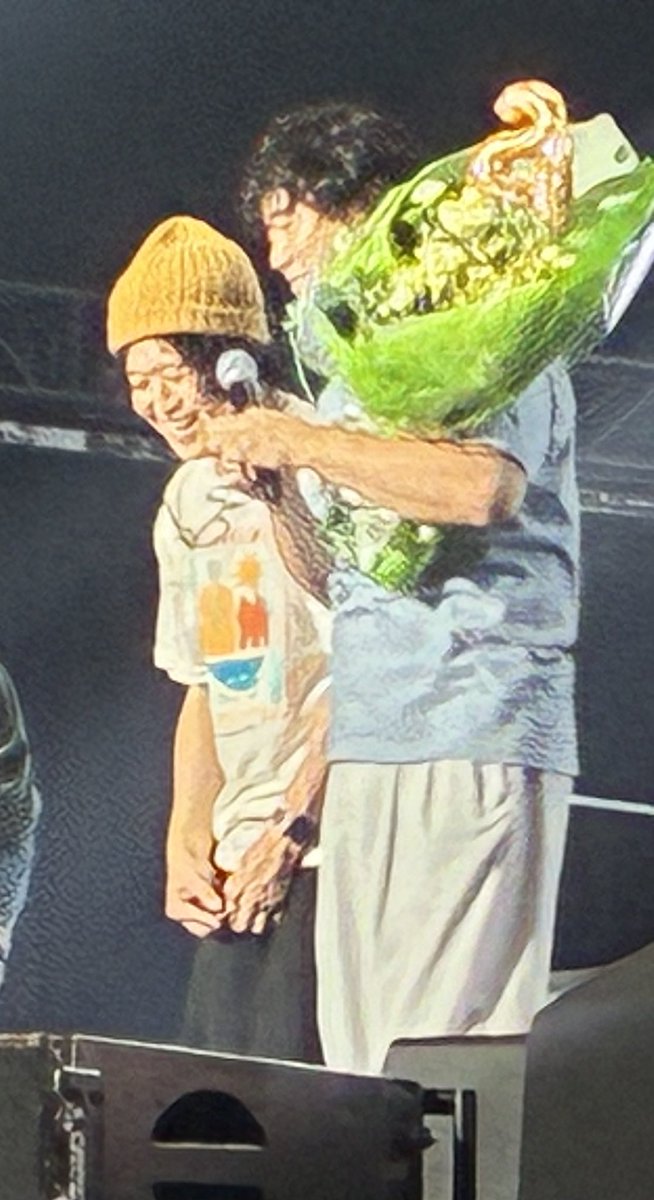 AsinRED's tweet photo. 逆サイドに推し(スキマ×長澤×秦×山崎)が固まってたので、そこをズームして撮ってたからかなり画質が良くない…

改めて2人が20年もオーガスタで音楽を続けてくれた事に感謝と祝福🙏
#オーガスタキャンプ https://t.co/Yz6p4e1tiV