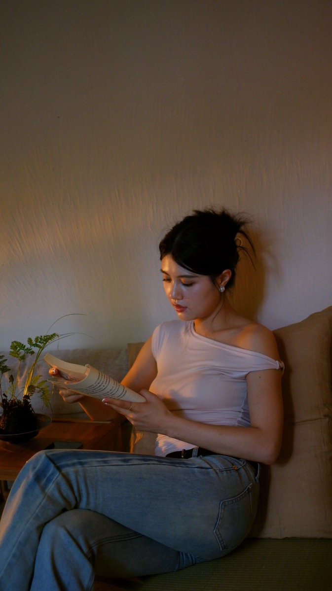 IsaacRodri80178's tweet photo. Cozy night in with warm milk and a good book—this is the kind of rest that feels like a hug after a long day. ， https://t.co/UHnwhGrUuP