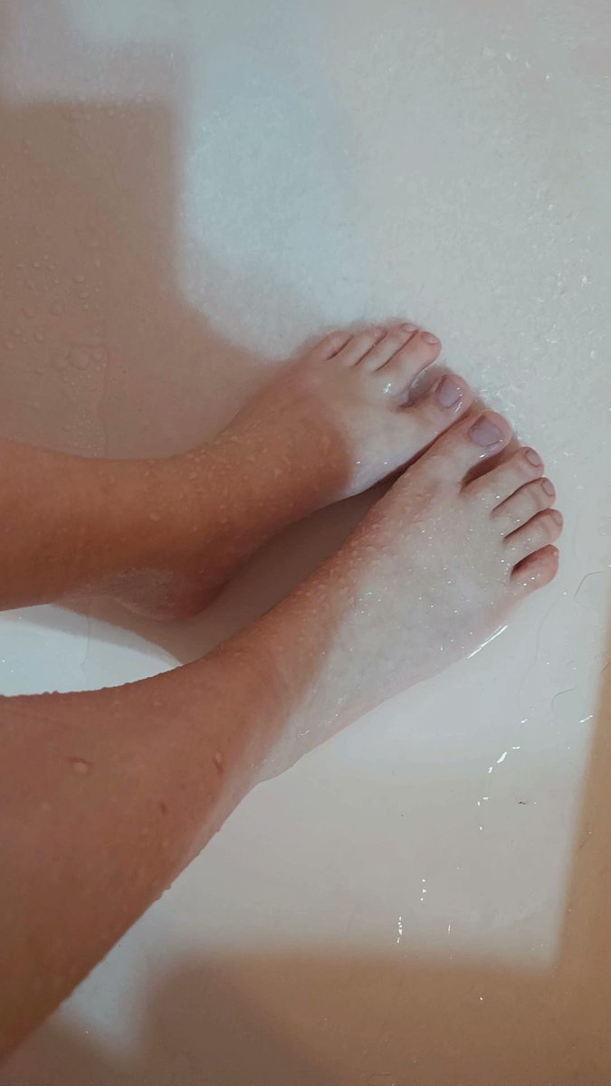 BrisaCos_'s tweet photo. A little splash, a little tease… 💦👣 Want something made just for you? 😏 DM me — I take custom requests 💌 https://t.co/PC9ysaIphm