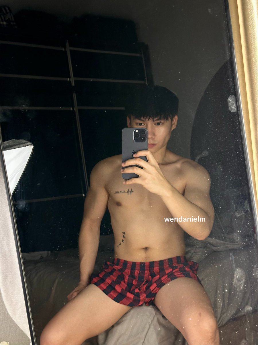 thedanielee's tweet photo. so cold 🥶😶‍🌫️ little flex wont hurt for the bicep https://t.co/gq7eopzBOd