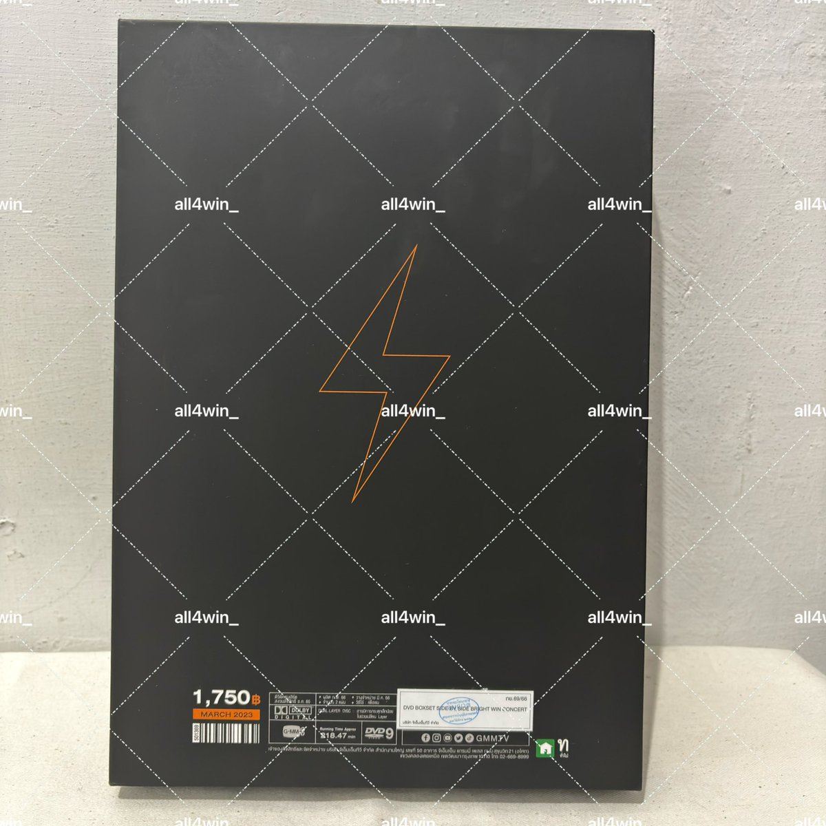 all4win_'s tweet photo. SBS BIRGHTWIN CONCERT BOXSET 

STILL LIKE NEW (cuma buka sekali pas unboxing aja, DVD ga pernah diputar) 

All item inside still in good condi🫰🏼

450K (boleh nego tipis)
(Harga termasuk packing) 

#ตลาดนัดgmmtv
#ตลาดนัดไบร์ทวิน https://t.co/Bh9s3iTvgo