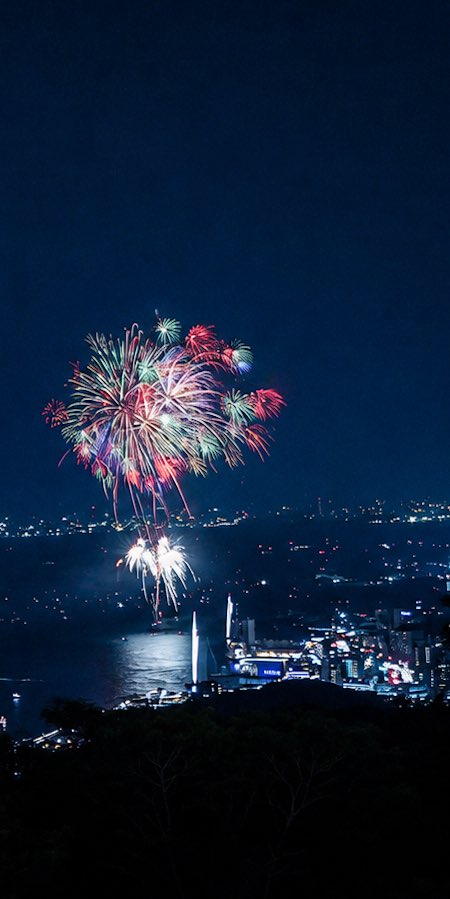 hyuga1986's tweet photo. 関門海峡に二つの千輪が咲いた🎆
※使わせていただきました。
#関門海峡花火大会 #福岡カメラマン 
#通りすがりのフォトグラファー https://t.co/VE5gE4PV4F